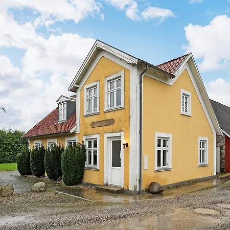 Norre Alslev Holiday home